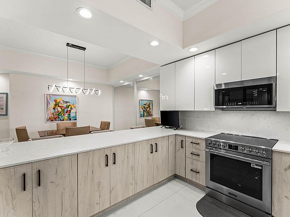 5th image of 17541 Ashbourne Lane #A