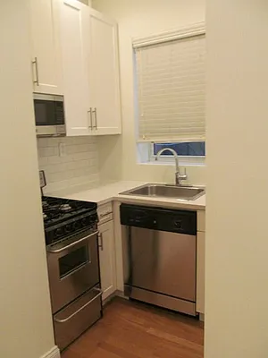 Rented by PMG Real Estate  | media 35