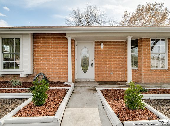 3rd image of 4618 Lavender Ln