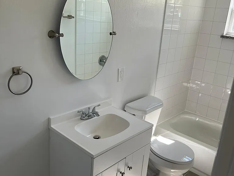 4421 N Clark Ave #B — Photo 4
