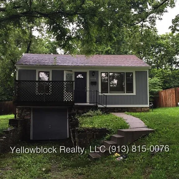 9246 Walnut St — Photo 1