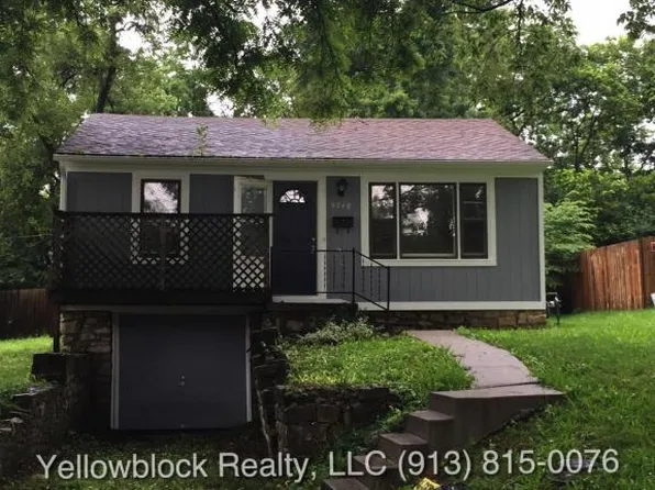 9246 Walnut St, Kansas City, MO 64114