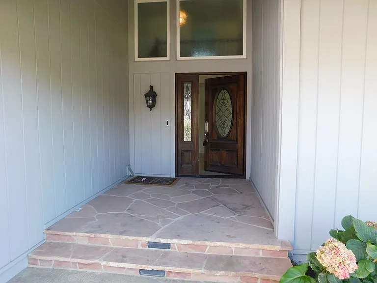 8312 Kingsdale Dr — Photo 3