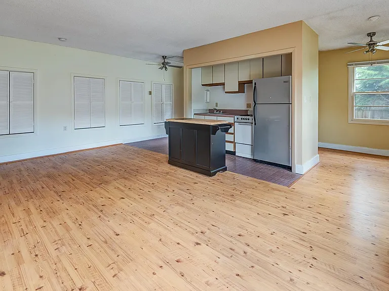7 W Raleigh Rd #B — Photo 6