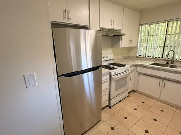 9129 Tobias Ave APT 212, Panorama City, CA 91402