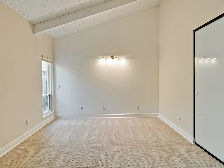4271 Ponce Dr — Photo 17