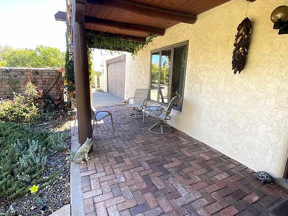 2nd image of 324 Kimberly Ln