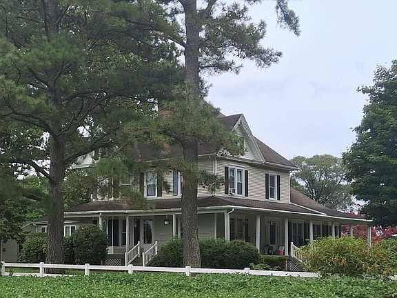 3rd image of 27251 Mutton Hunk Rd