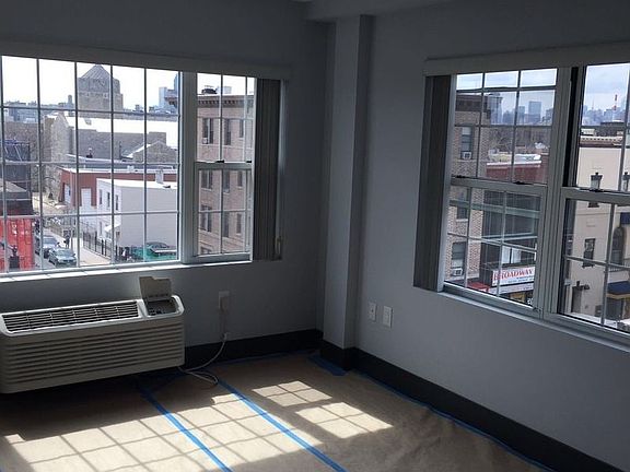 2nd image of 3701 Broadway #2
