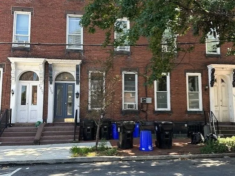 1209 N 2nd St #1 — Photo 1