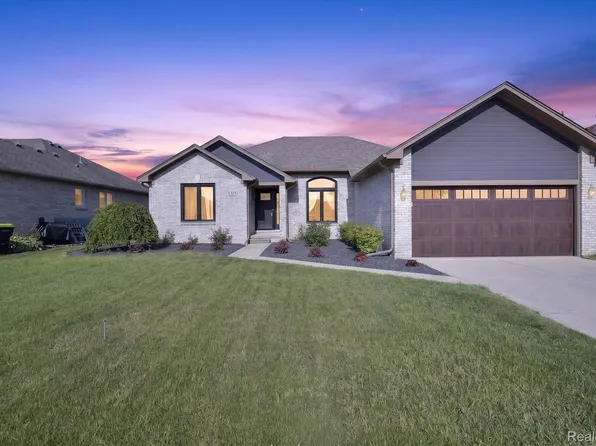 53293 Spurry Ln, Chesterfield, MI 48051