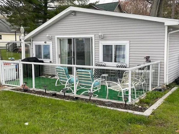7709 E Houghton Lake Dr, Houghton Lake, MI 48629