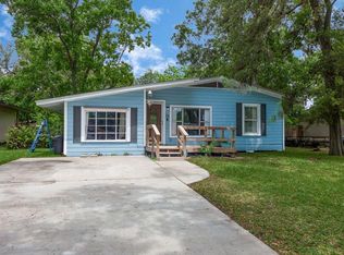 225 Magnolia St, Lake Jackson, TX 77566