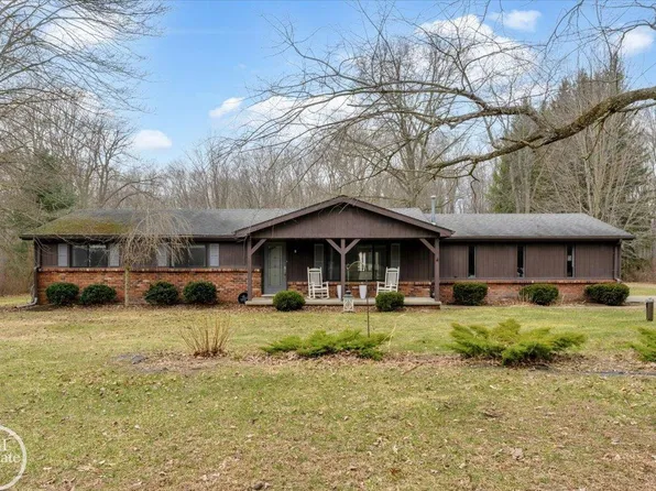 7920 Marsh Rd, Cottrellville, MI 48039