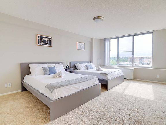 2nd image of 2111 Richmond Highway Arlington Ville 22202 #11-ID1022382P