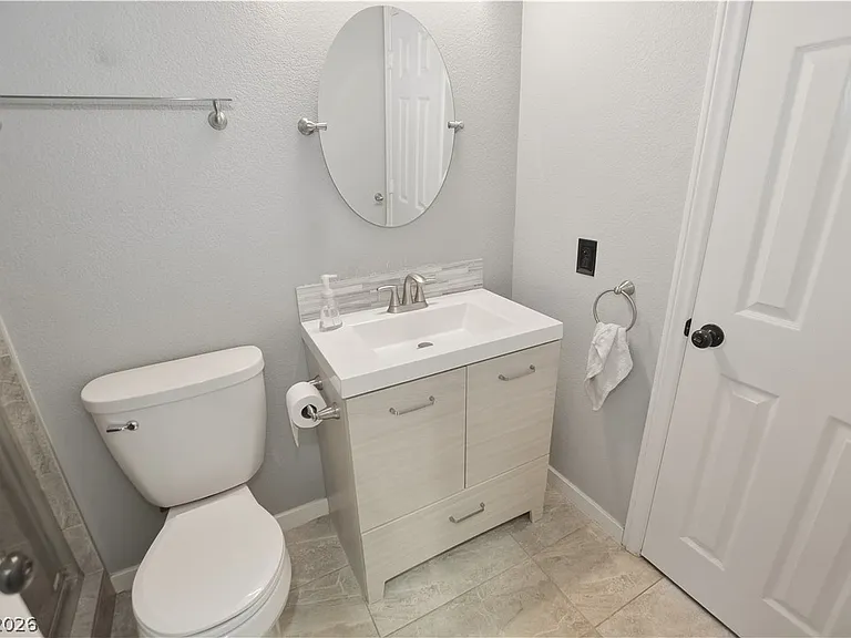 747 Canyon Crest Dr — Photo 42