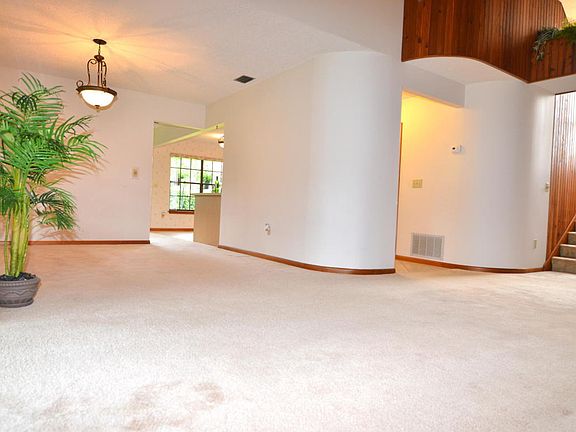 3rd image of 2 Cypress View Trl