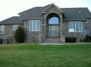 262 Warner Pl, Saline, MI 48176