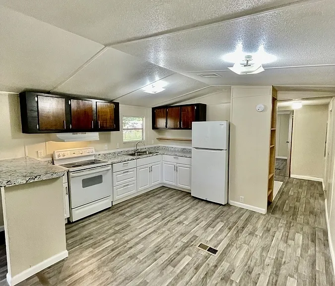 248 Stockton St — Photo 3