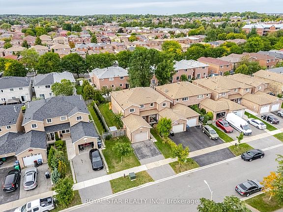 4th image of 39 Ebby Ave E
