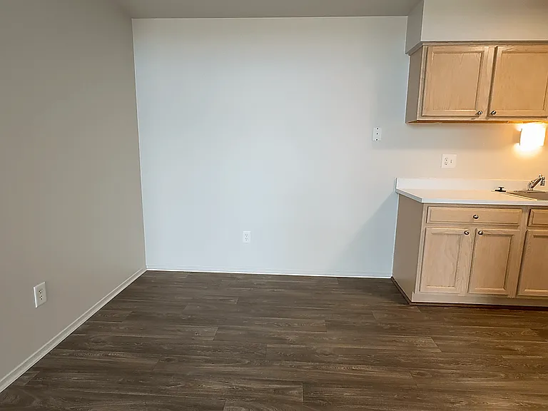 Prentiss Pointe Apartments — Photo 140