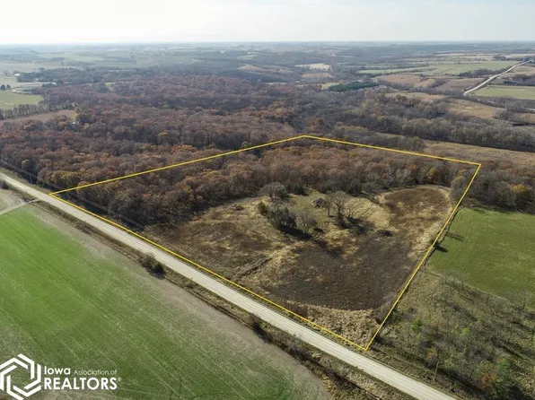 3237 Pheasant Run Trl, Peru, IA 50222