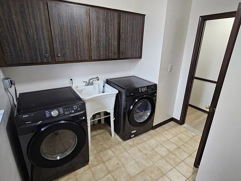 6805 Fredmoor Dr — Photo 16