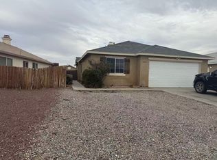 12058 Royal Oaks Rd, Victorville, CA 92392