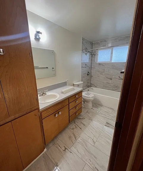 78 Williams Ave S #A — Photo 9