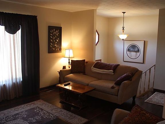 5th image of 321 W Linden Ave
