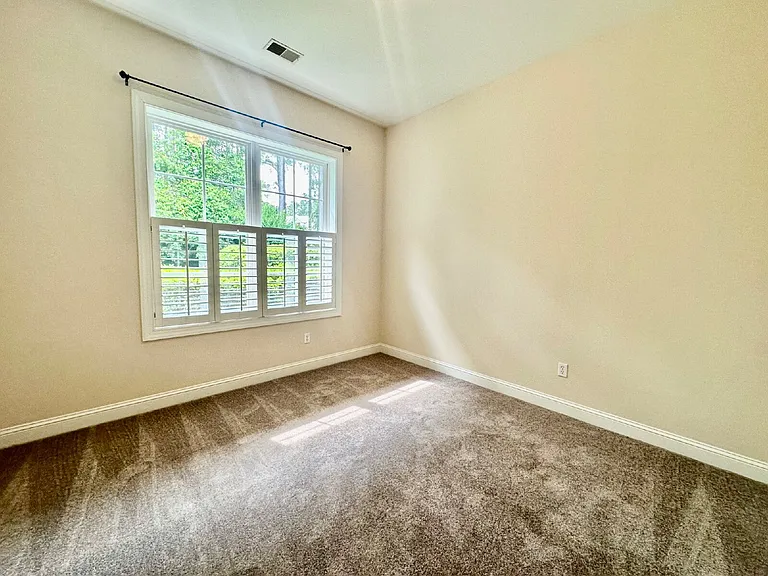 87 Glencairn Ave — Photo 22