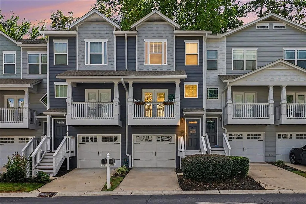 3 bed, 3.5 bath, 1326 sqft, $2,800 — Photo 3