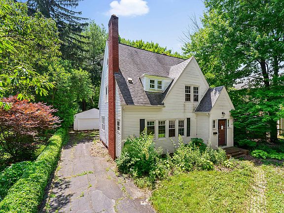 2nd image of 2082 Braewick Dr