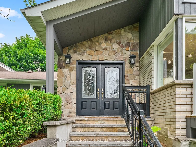 615 Vanessa Cres — Photo 4