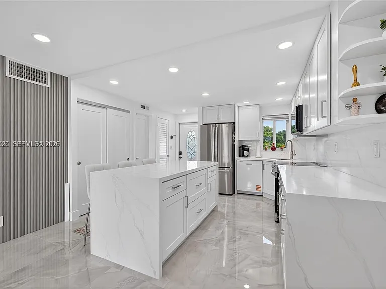 8900 Washington Blvd #410 — Photo 5