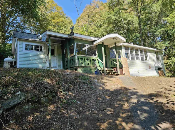 75 White Street, Springfield, VT 05156