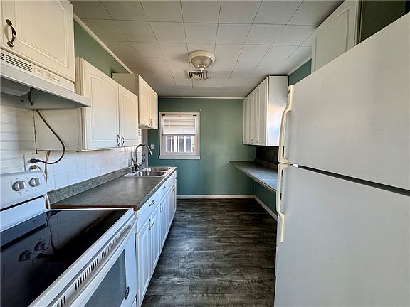 4th image of 1021 Southlawn Dr