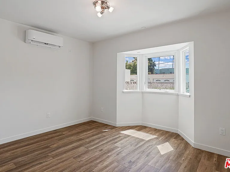 1166 S Cochran Ave #2 — Photo 14