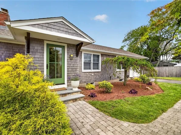 168 S Weeden Rd, South Kingstown, RI 02879
