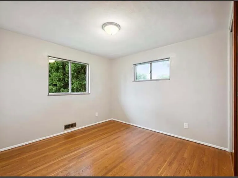 601 Santen Dr — Photo 8