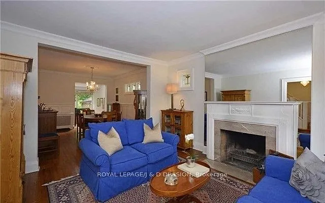 311 Chaplin Cres — Photo 5