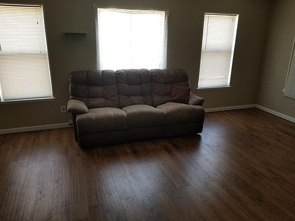 4th image of 7005 Laupher Ln