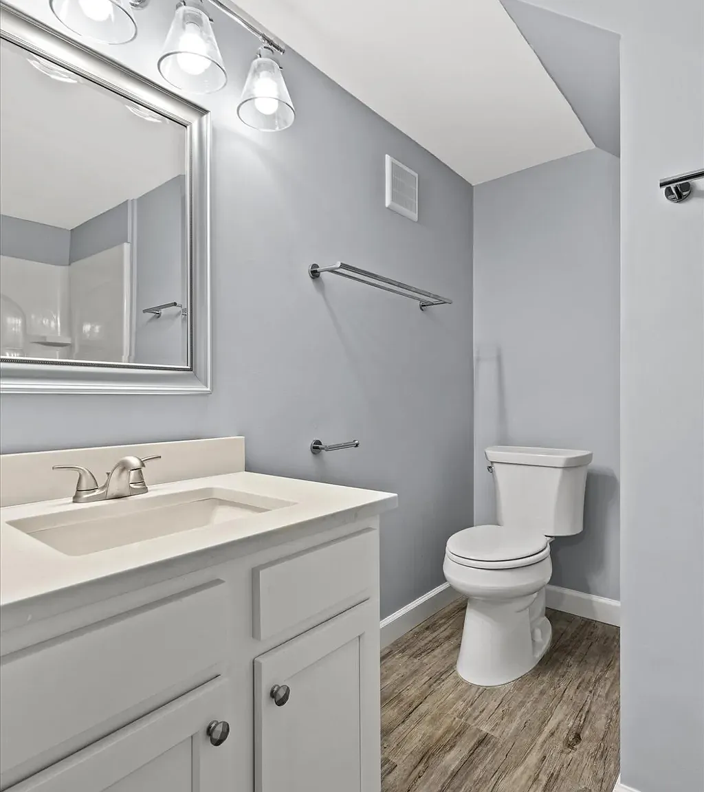 5 bed, 3.5 bath, 3283 sqft, $2,800 — Photo 2