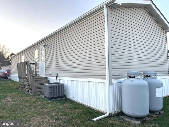 3rd image of 31 Jere Rd