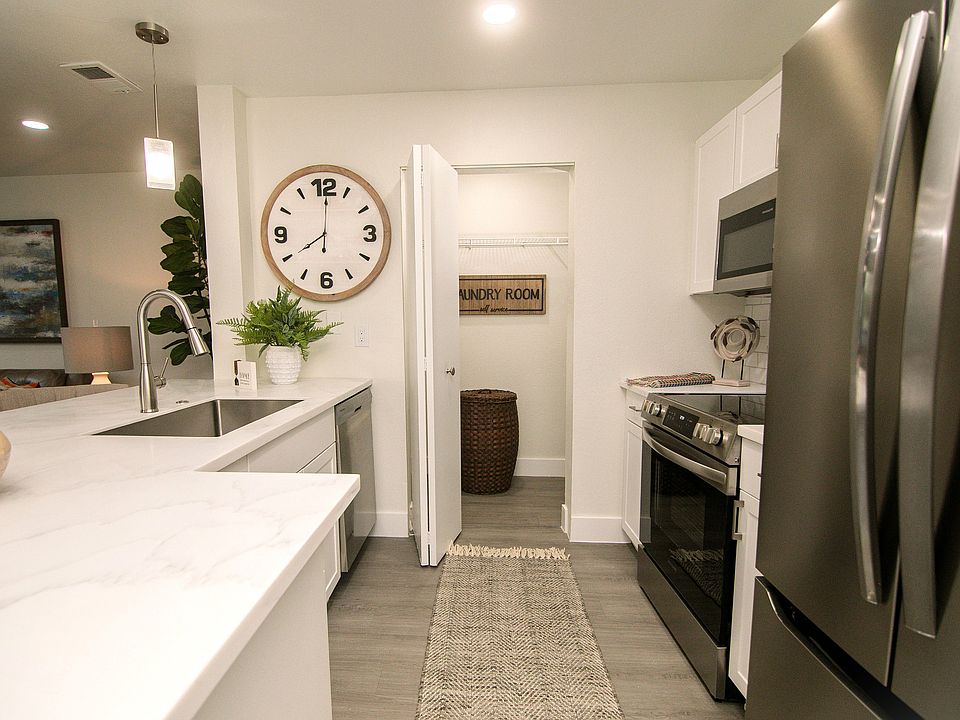 Premium - Access to Laundry Room