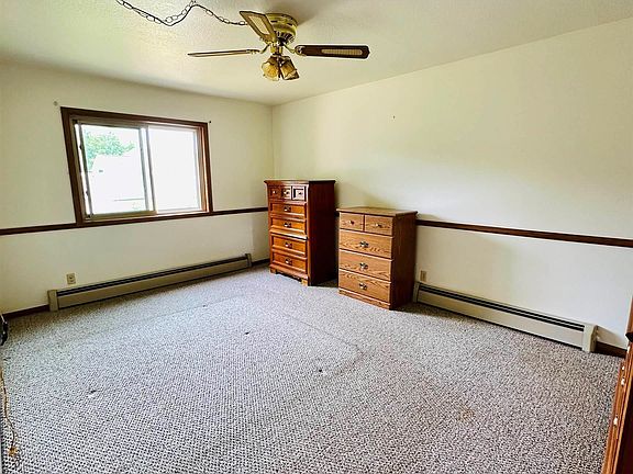 5th image of 1550 N Westwood Cir