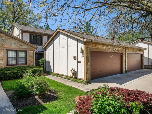 1150 Oakview Dr, Wheaton, IL 60187