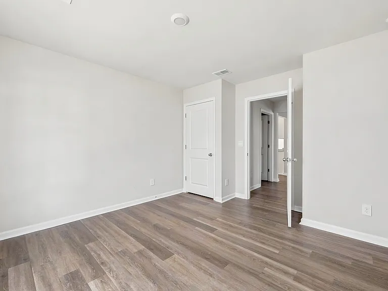 258 Hollandbush Dr — Photo 6
