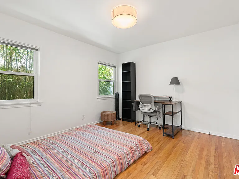 8020 Regis Way — Photo 8