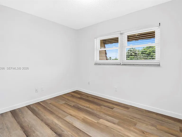 22 Canterbury Ln #22 — Photo 24